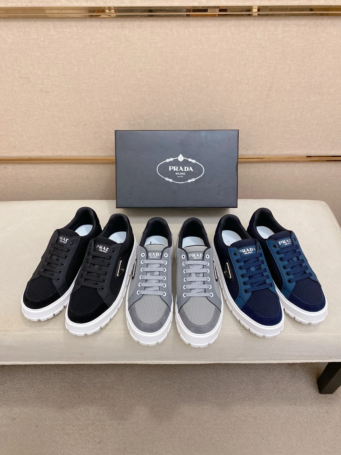 Men's men's shoes💰: 440💰[Prada～Prada] Trendy new styles are on the market. Same style as the official website. Counter quality. Original version. [Strong] [Strong] Imported selected first-layer cowhide. Comfortable and breathable sheepskin lining, fine workmanship, upper layer made of 100% pure cowhide, original last shape, comfortable on the feet, shoe sizes 38 to 44